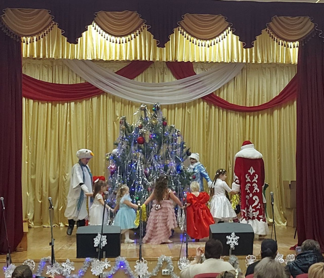 Новогодние утренники.